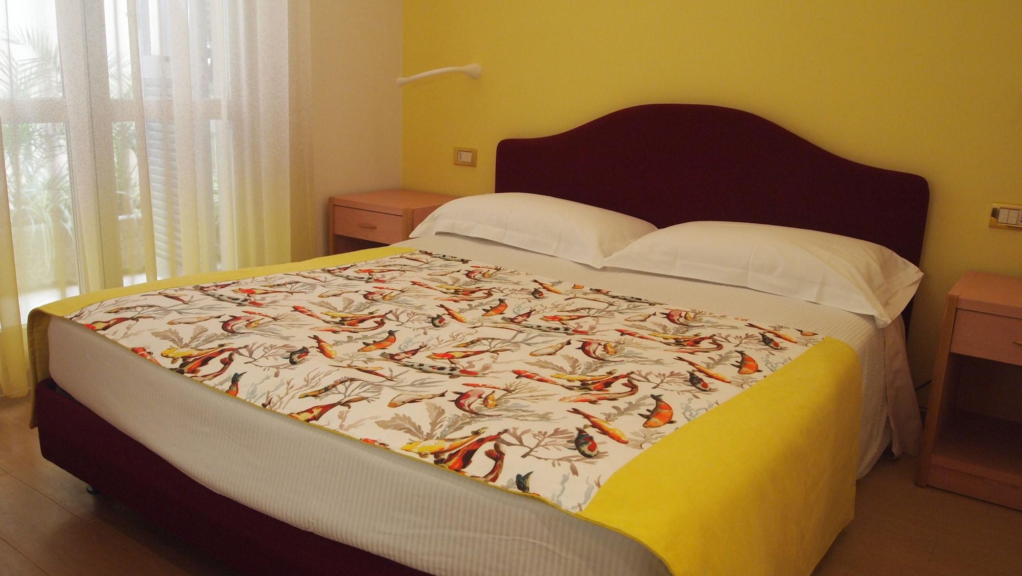 Piccolo Hotel โมเนเลีย ภายนอก รูปภาพ
