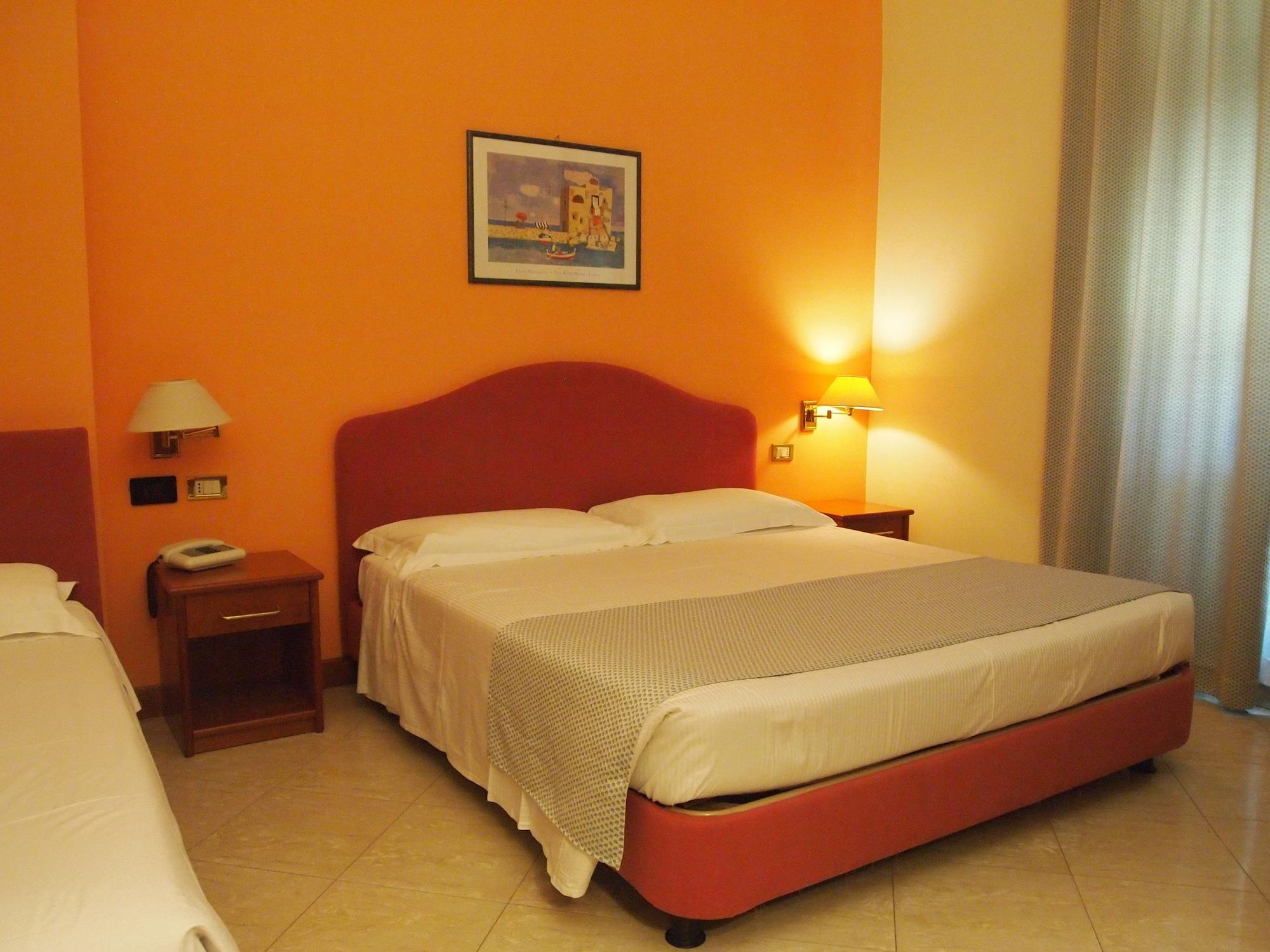 Piccolo Hotel โมเนเลีย ภายนอก รูปภาพ