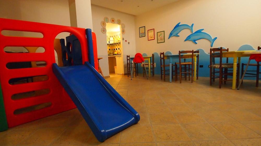 Piccolo Hotel โมเนเลีย ภายนอก รูปภาพ