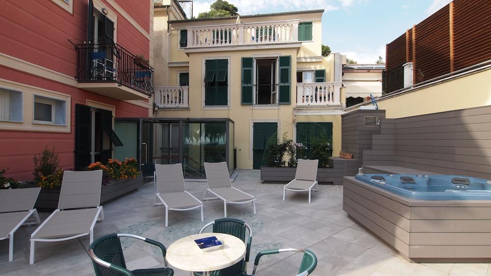 Piccolo Hotel โมเนเลีย ภายนอก รูปภาพ