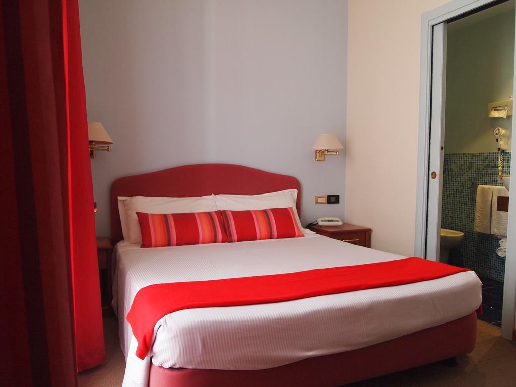 Piccolo Hotel โมเนเลีย ภายนอก รูปภาพ