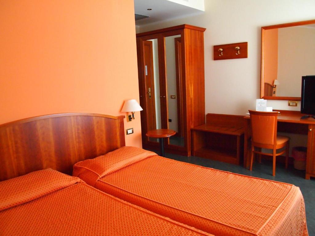 Piccolo Hotel โมเนเลีย ภายนอก รูปภาพ
