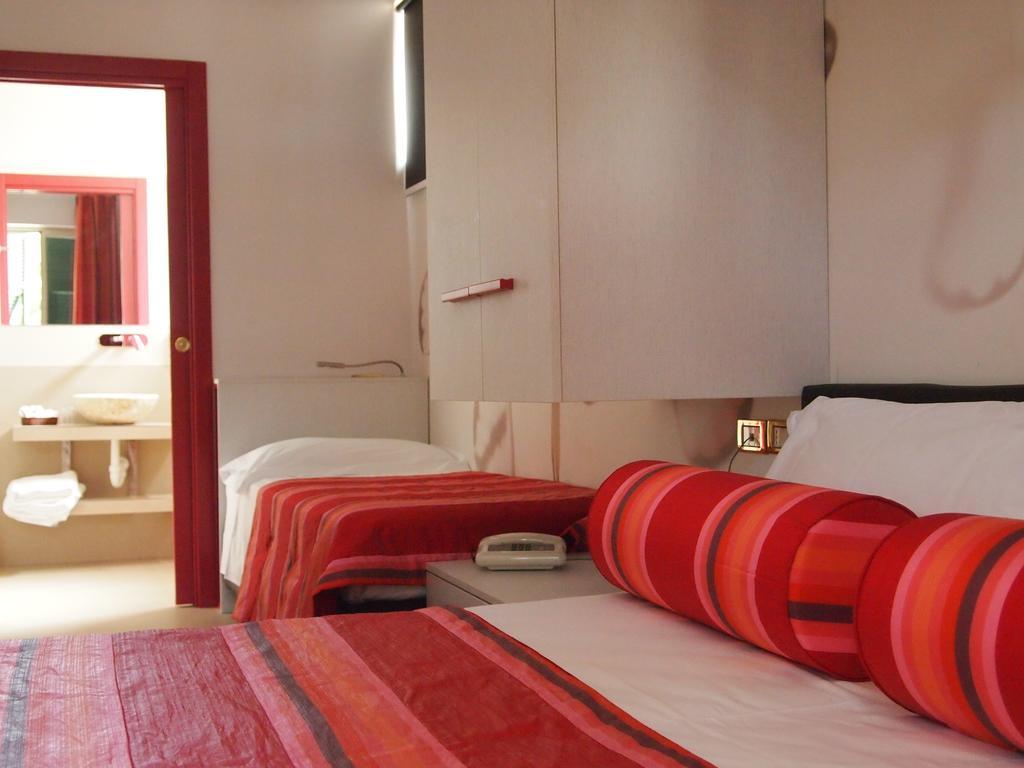 Piccolo Hotel โมเนเลีย ภายนอก รูปภาพ