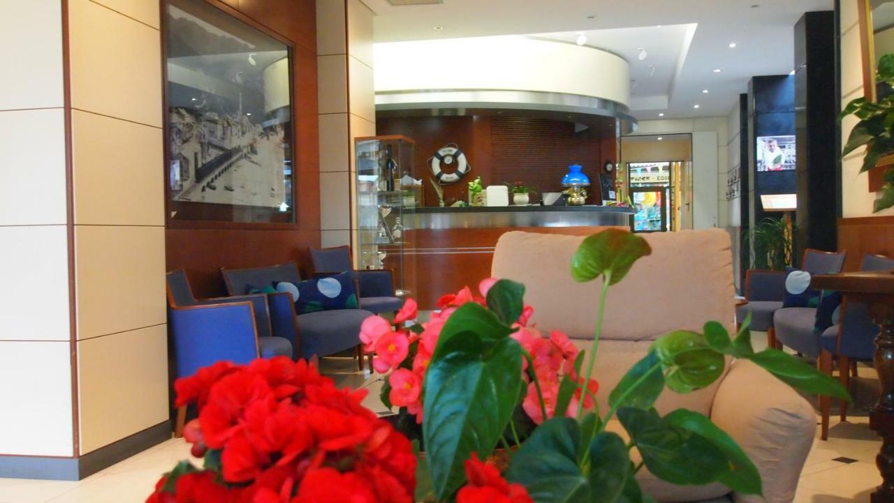 Piccolo Hotel โมเนเลีย ภายนอก รูปภาพ