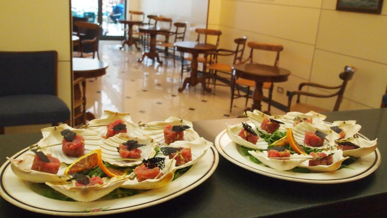 Piccolo Hotel โมเนเลีย ภายนอก รูปภาพ